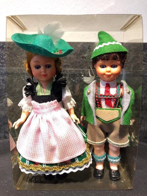 Klederdracht poppen(verzameling) Buitenland, Verzamelen, Poppen, Zo goed als nieuw, Pop, Ophalen