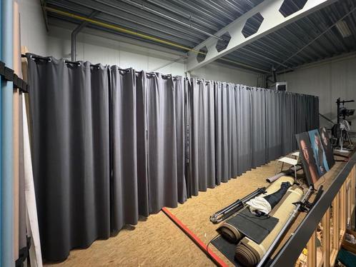 Gordijnen, Huis en Inrichting, Stoffering | Gordijnen en Lamellen, Zo goed als nieuw, 200 cm of meer, 200 cm of meer, Grijs, Zwart