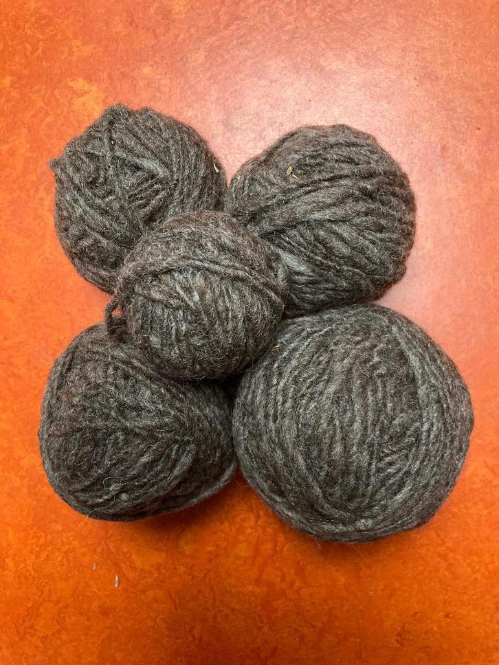 Dikgesponnen 100% schapenwol, Hobby en Vrije tijd, Breien en Haken, Nieuw, Breien of Haken, Wol of Garen, Ophalen