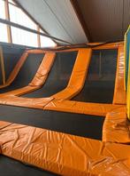 Prachtige Grote Trampoline - 13x7,5 meter, Ophalen, Zo goed als nieuw