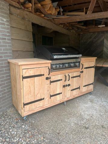 Buitenkeuken met Gas BBQ beschikbaar voor biedingen