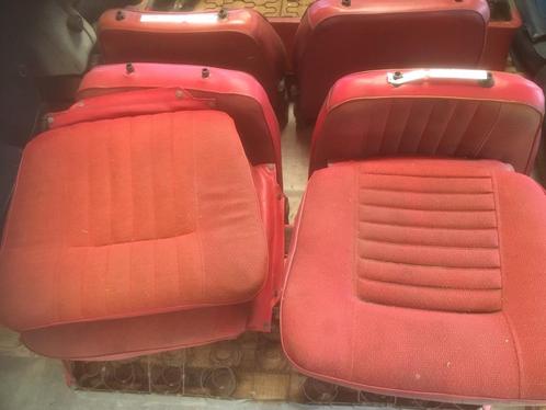GERESERVEERD:. Rood stoffen interieur. Volvo 142 1969 1970 ., Auto-onderdelen, Interieur en Bekleding, Volvo, Saab, Gebruikt, Ophalen