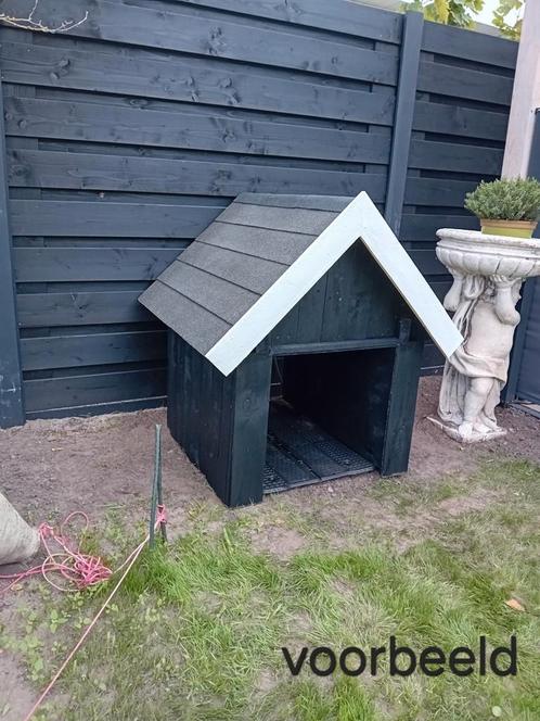 Robotmaaier garage, Tuin en Terras, Robotmaaiers, Zo goed als nieuw, Ophalen