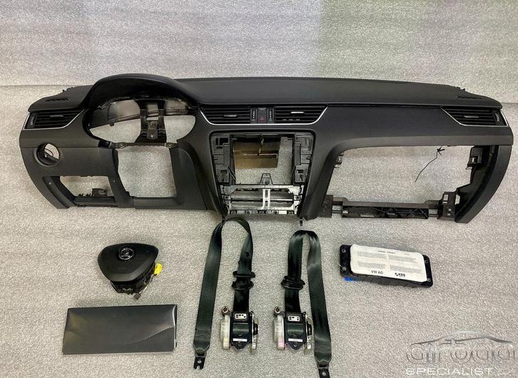 Airbag set Skoda Octavia 5E0880201B 8V0880204E 5G1880841C 5E, Auto-onderdelen, Dashboard en Schakelaars, Skoda, Gebruikt, Ophalen of Verzenden