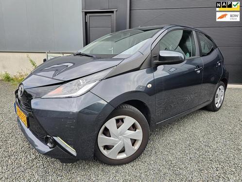 Toyota Aygo 1.0 VVT-i x-play | Schermpje | Airco | 5-drs |, Auto's, Toyota, Bedrijf, Te koop, Aygo, ABS, Achteruitrijcamera, Airbags
