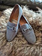 NIEUW Suede loafers zachtblauw met 38, Ophalen of Verzenden, Nieuw, Instappers