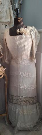 Paspop met antieke kanten jurk, Ophalen of Verzenden