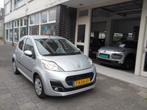 Peugeot 107 1.0 Active AUTOMAAT AIRCO 61 DKM ! UNIEK!, Euro 5, Stof, Gebruikt, 4 stoelen