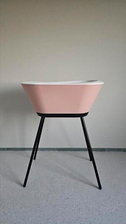 We-Too babybadje / oudroze met zwart frame, Kinderen en Baby's, Badjes en Verzorging, Zo goed als nieuw, Badje, Ophalen