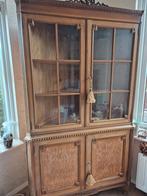 Antieke vitrine hoekkast met mooie details, Antiek en Kunst, Antiek | Meubels | Kasten, Ophalen