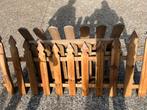 Tuinhekje, breedte 172 cm, twee buitenste spijlen 79 cm hoog, Ophalen, Gebruikt, Hout, Tuinhek