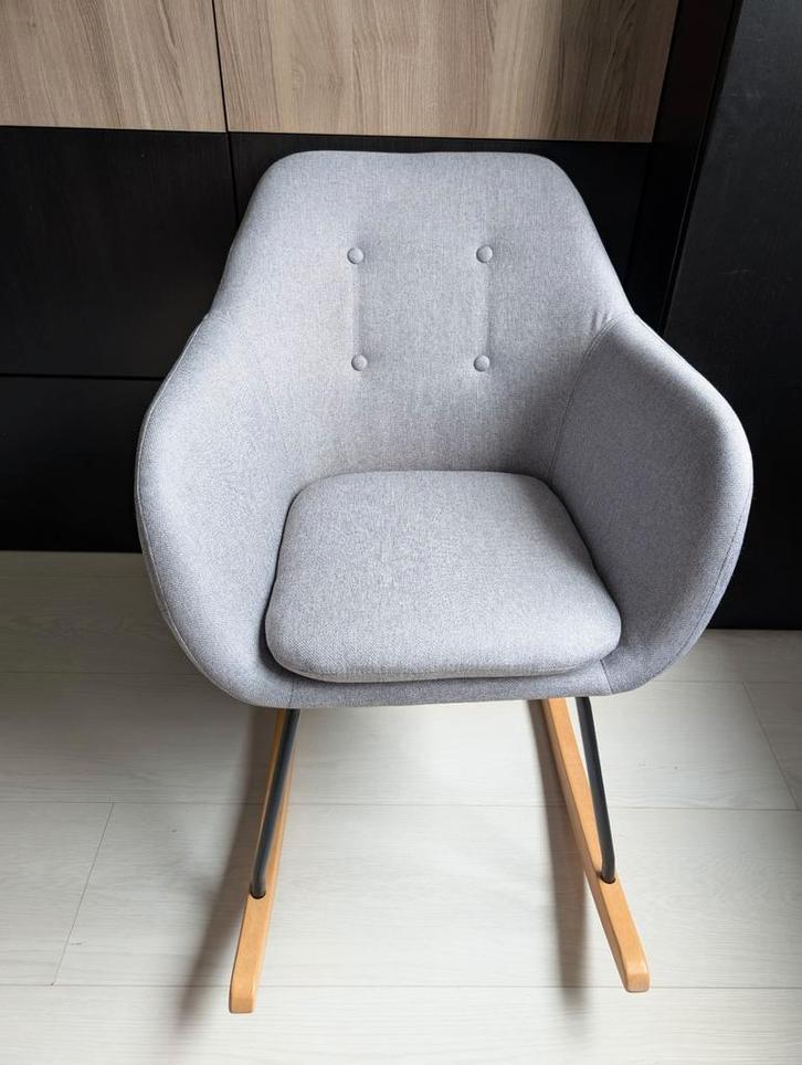 Schommelstoel Nada lichtgrijs, Kinderen en Baby's, Kinderkamer | Tafels en Stoelen, Zo goed als nieuw, Stoel(en), Ophalen