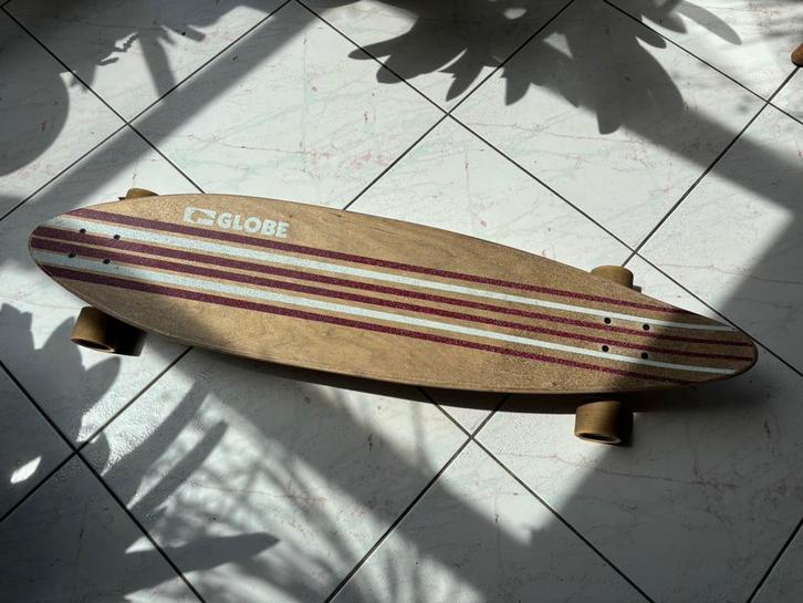 Globe Longboard Pinner White Red – 41.25”, Sport en Fitness, Skateboarden, Zo goed als nieuw, Skateboard, Longboard, Ophalen