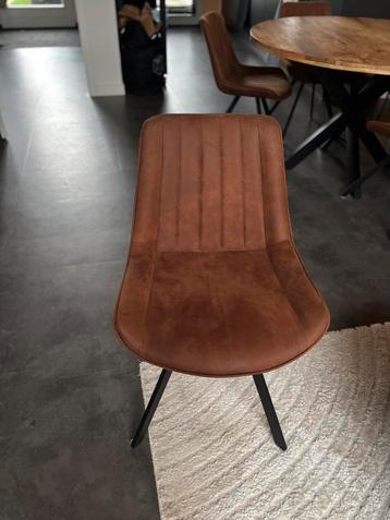 6 Giga meubel eetkamerstoelen – bruin – in zeer goede staat beschikbaar voor biedingen