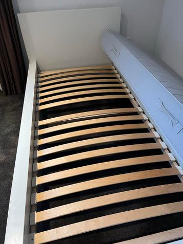 IKEA Malm eenpersoonsbed wit met matras - afbeelding 2