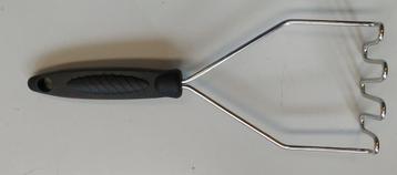 Te Koop: Nieuwe stampotstamper.   Totale lengte: 27 cm.  beschikbaar voor biedingen