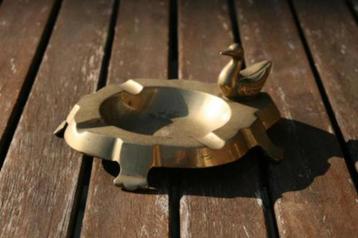 Koperen of messing asbak beschikbaar voor biedingen