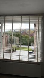 Raambekleding jaloezieën brede horizontale lamellen wit hout, Huis en Inrichting, Stoffering | Gordijnen en Lamellen, Ophalen