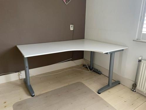 Ikea hoekbureau Bekant, Huis en Inrichting, Bureaus, Zo goed als nieuw, Ophalen
