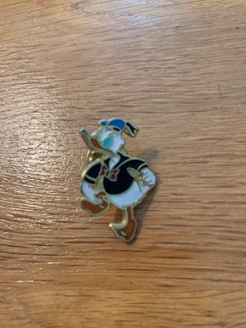 Donald Duck Pin beschikbaar voor biedingen