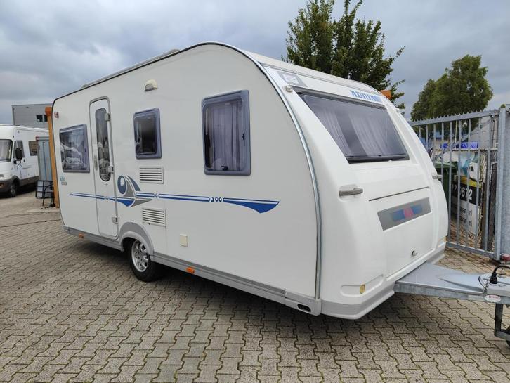 Adria Adiva 462PD dwarsbed en rondzit. Nu slechts €, Caravans en Kamperen, Caravans, Bedrijf, 1000 - 1250 kg, Rondzit, Adria, Dwarsbed