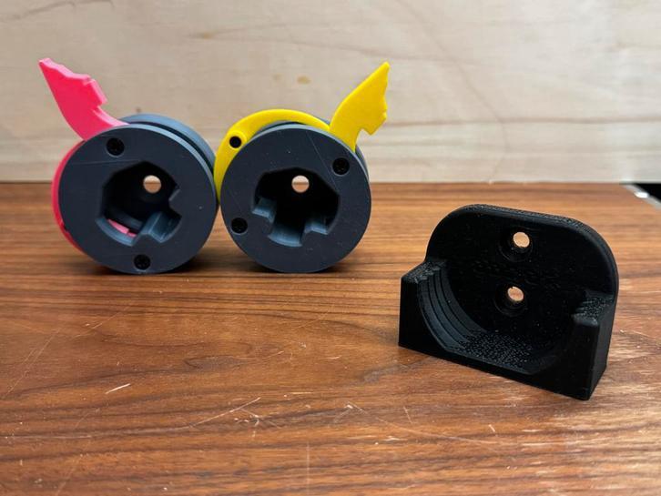 Thrustmaster Wall Mount QR beugels, Computers en Software, Joysticks, Zo goed als nieuw, Ophalen of Verzenden