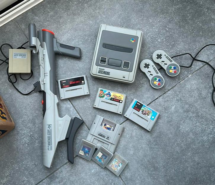 Nintendo Super NES, Spelcomputers en Games, Spelcomputers | Nintendo Super NES, Gebruikt, Met 2 controllers, Ophalen