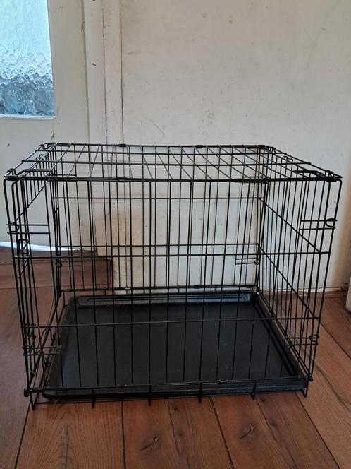 Te koop, hond bench. Hier zijkant geen deur alleen voorkant., Dieren en Toebehoren, Hondenbenches, Zo goed als nieuw, Ophalen