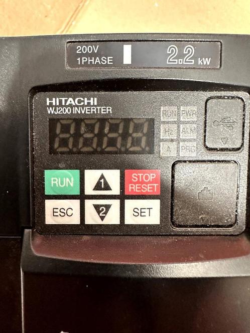 Frequentieregelaar Hitachi 2,2kW - 1x 230V in Frequentie, Hobby en Vrije tijd, Elektronica-componenten, Zo goed als nieuw, Ophalen of Verzenden