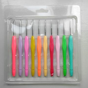 Haaknaalden met zacht handvat - kleine maten - set van 10 -  beschikbaar voor biedingen