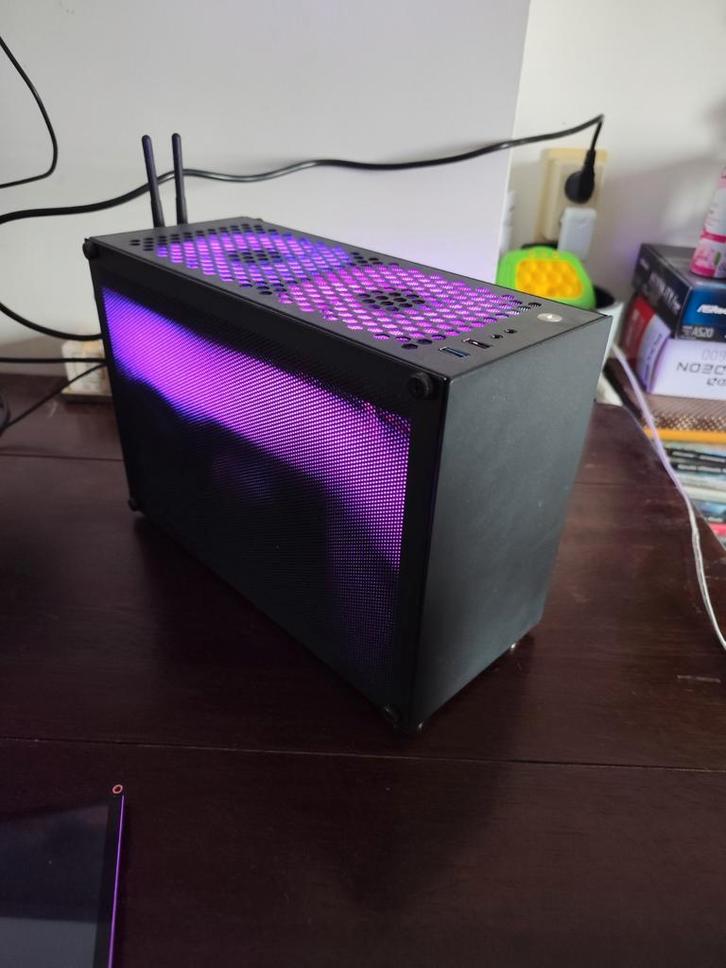 Ryzen 5 mini itx gaming PC 9Liter, Computers en Software, Desktop Pc's, Zo goed als nieuw, 4 Ghz of meer, SSD, 16 GB, Met videokaart