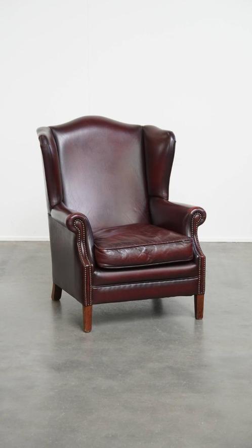 Mooie bordeauxrode rundleren oorfauteuil in Engelse stijl, Huis en Inrichting, Fauteuils, Gebruikt, 75 tot 100 cm, 75 tot 100 cm