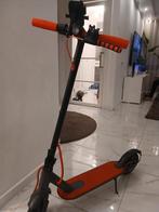 Elektrische step met oplader, Fietsen en Brommers, Steps, Ophalen of Verzenden, Zo goed als nieuw, Elektrische step (E-scooter)