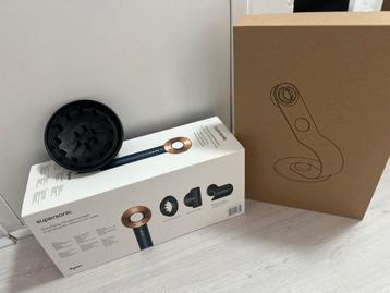 DYSON Supersonic Straight+Wavy – Nieuw – NU €400 beschikbaar voor biedingen