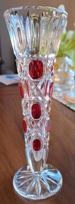 Elegant vaasje met rode accenten, Ophalen of Verzenden, Minder dan 50 cm, Rood, Glas