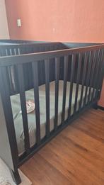 2x Ledikant zwart hout, incl. Tencel matrassen & toppers, Ophalen, Zo goed als nieuw, Ledikant