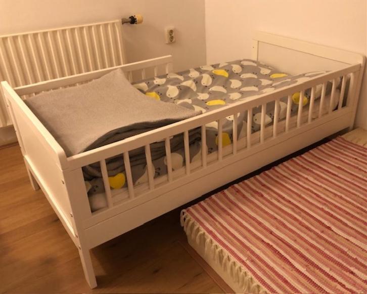 Peuterbed 2x, Kinderen en Baby's, Kinderkamer | Bedden, Gebruikt, 140 tot 160 cm, 70 tot 85 cm, Lattenbodem, Matras, Ophalen
