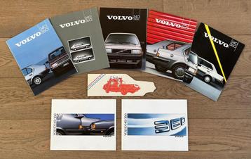 Verzameling Volvo folders beschikbaar voor biedingen
