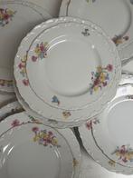 Uitgebreid 10 pers. brocante servies goud, bloemetjes, Kahla, Huis en Inrichting, Keuken | Servies, Ophalen