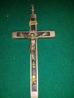 Vintage Crucifixen / kruisbeelden, 2 stuks, Verzamelen, Ophalen of Verzenden