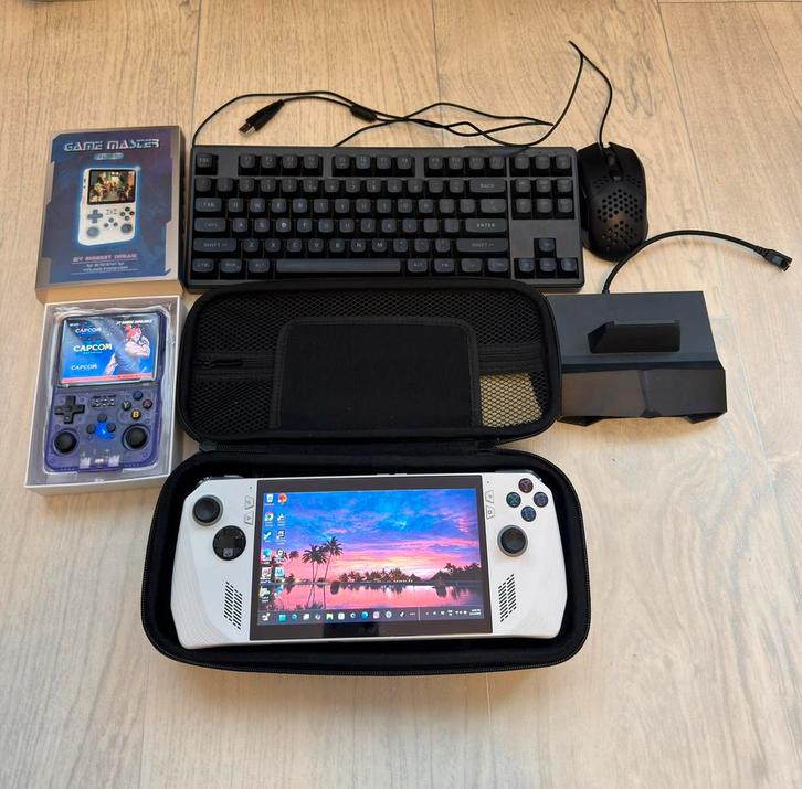 Asus Rog ally met hele set + gratis R36 classic consloe, Computers en Software, Desktop Pc's, Zo goed als nieuw, HDD, 16 GB, Gaming