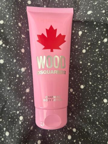 DSQUARED2 WOOD POUR FEMME CHARMING BODY LOTION TUBE 100 ml  beschikbaar voor biedingen