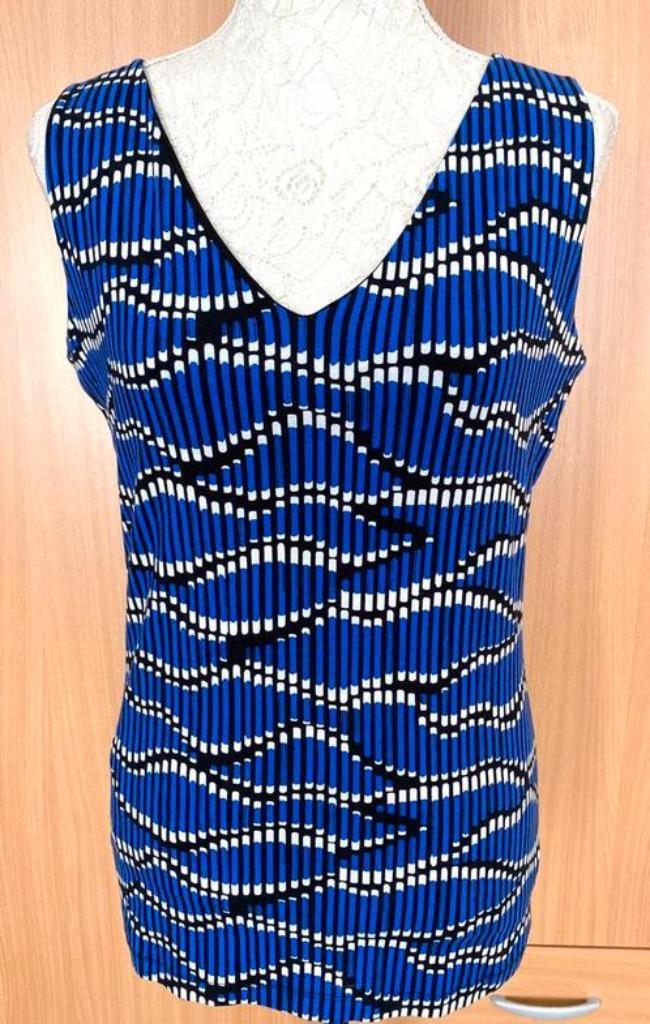 Juffrouw Jansen top maat 40, Kleding | Dames, Tops, Zo goed als nieuw, Maat 38/40 (M), Blauw, Zonder mouw, Ophalen of Verzenden