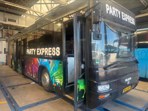 MOET WEG ! PARTYBUS!   Incl apk !   Airco.  ( euro 5), Auto's, Vrachtwagens, Particulier, Ophalen
