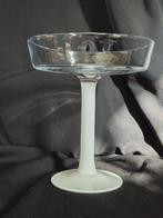 Taartplateau etagere serveerschaal glas wit ikea museum, Ophalen of Verzenden, Zo goed als nieuw