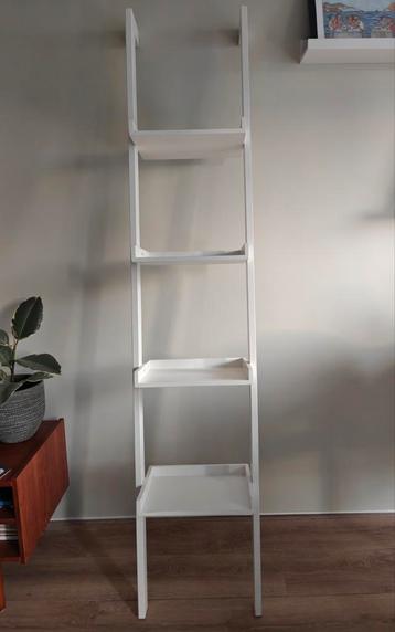 Wit wandrek ladder/trap - OPKNAPPER beschikbaar voor biedingen