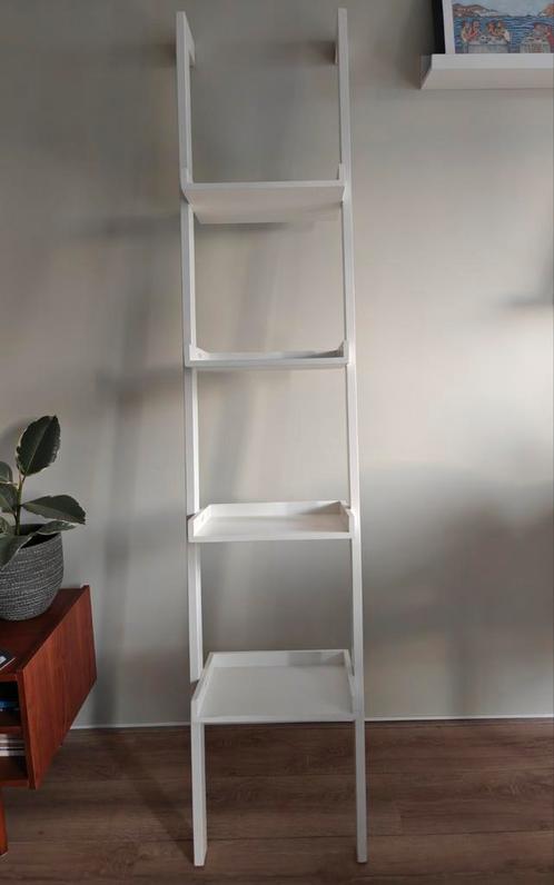 Wit wandrek ladder/trap - OPKNAPPER, Huis en Inrichting, Woonaccessoires | Wandplanken en Boekenplanken, Gebruikt, Ophalen
