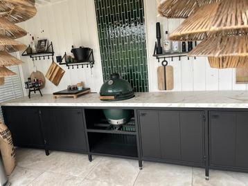 Buitenkeuken van staal (maatwerk) beschikbaar voor biedingen