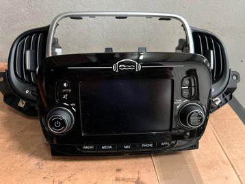 Fiat 500 Autoradio Navigatie DAB Bluetooth beschikbaar voor biedingen