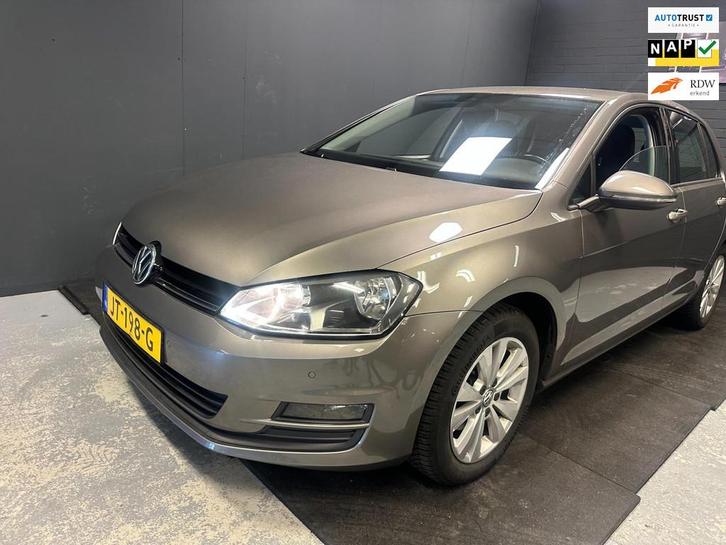 Volkswagen Golf 1.6 TDI BlueMotion Navi Parkeersen- V+A 2016, Auto's, Volkswagen, Bedrijf, Te koop, Golf, ABS, Airbags, Airconditioning